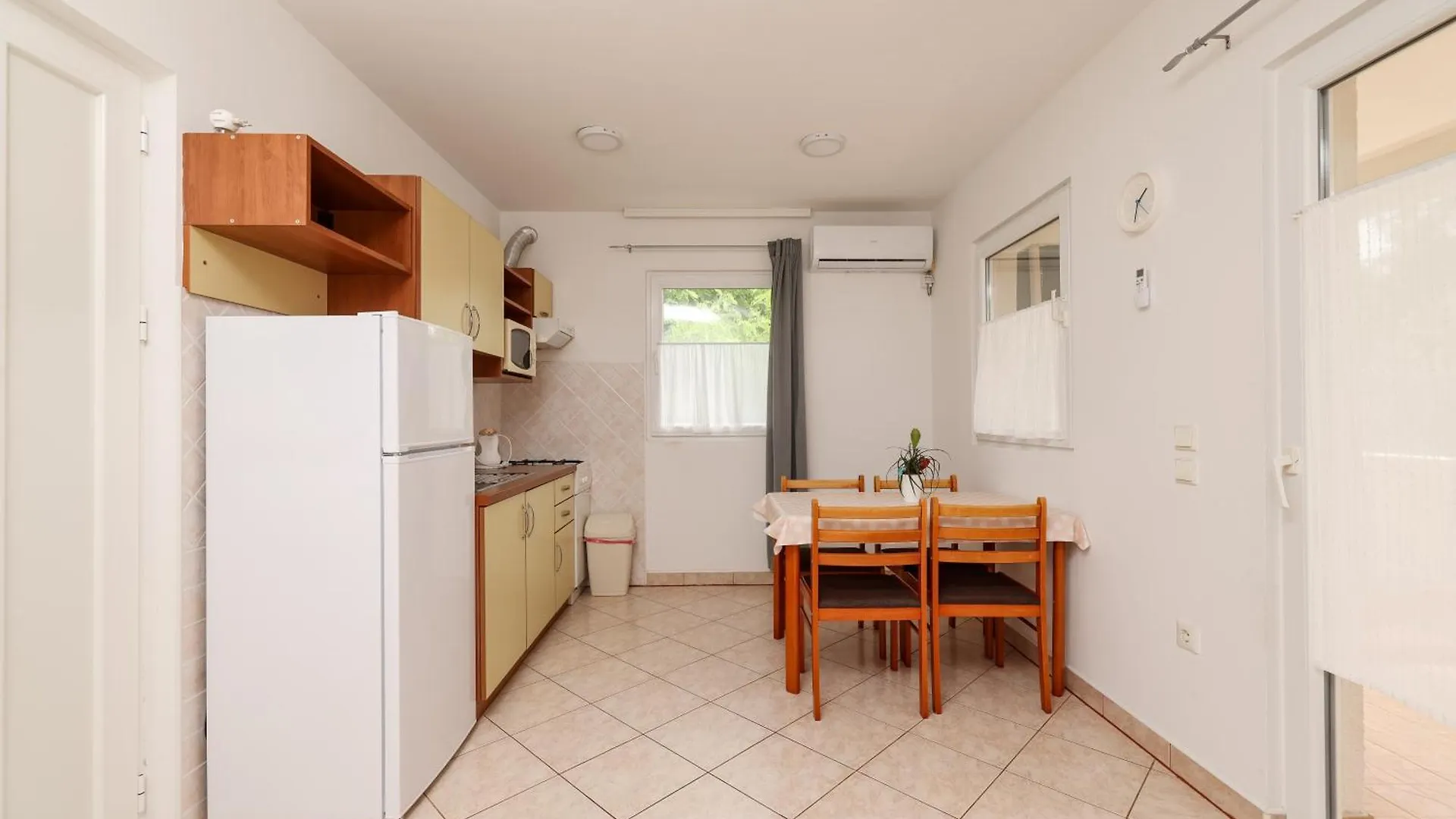 Apartments Kika Nin