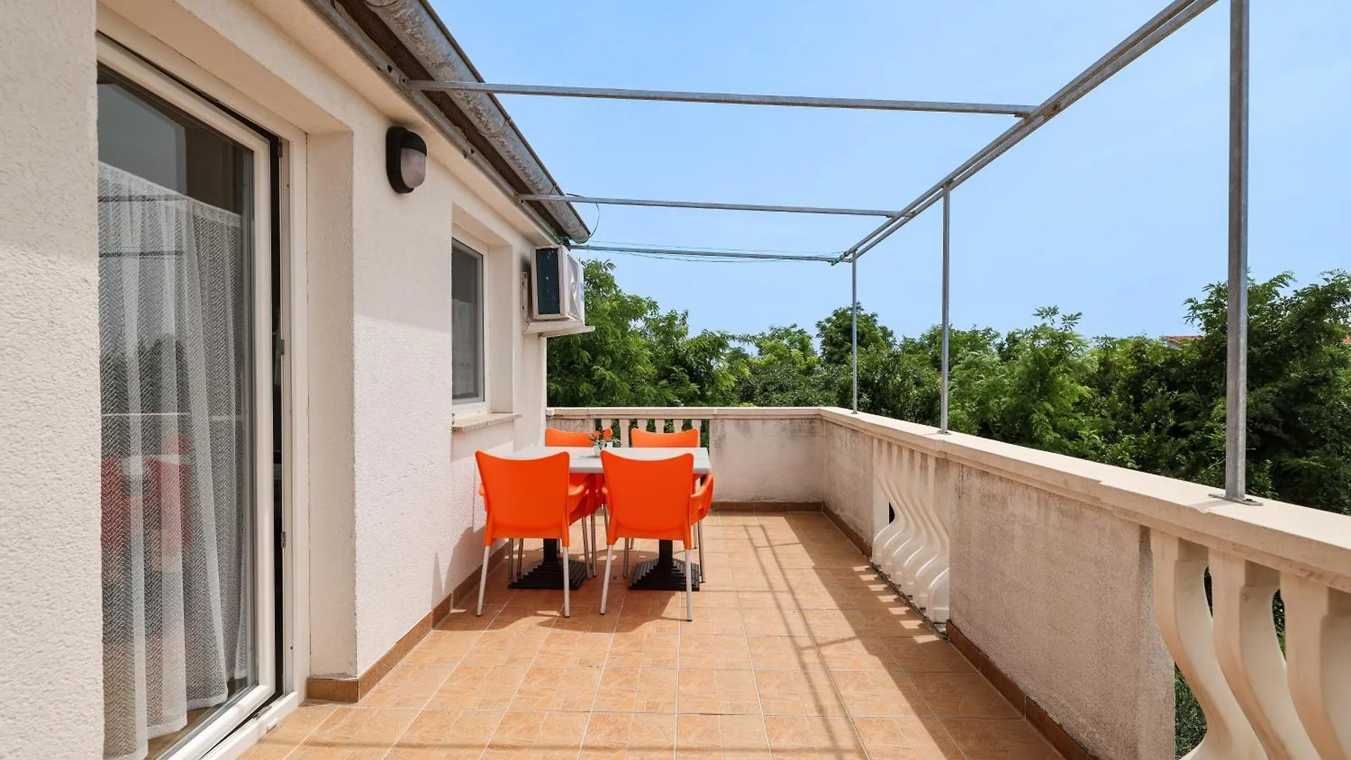 Apartments Kika Nin