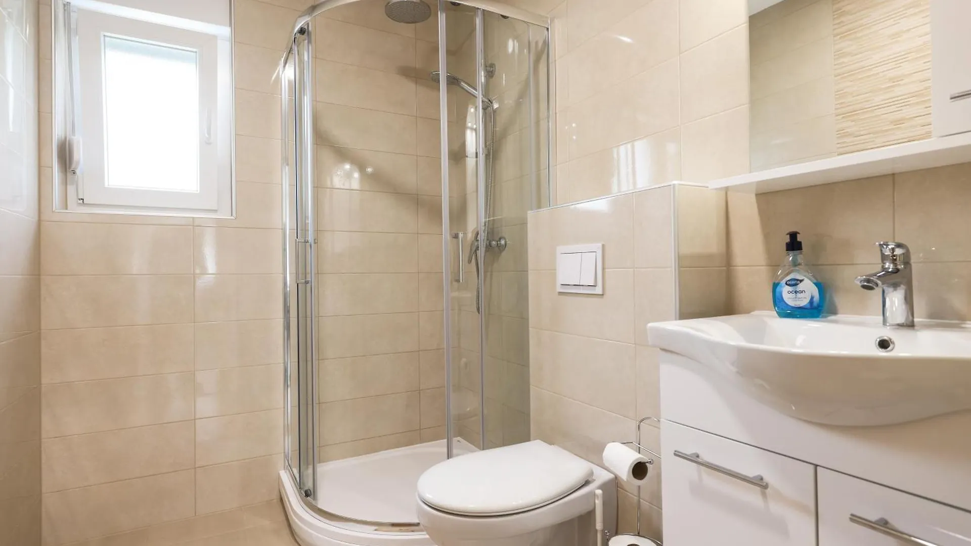Apartments Kika Nin