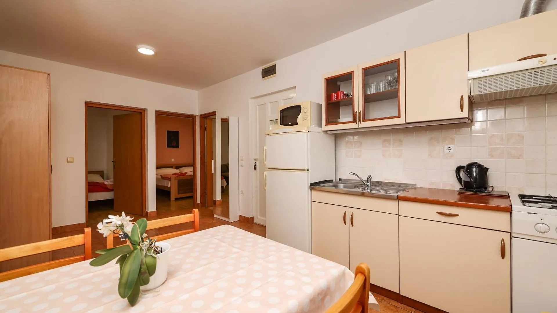 Apartments Kika Nin