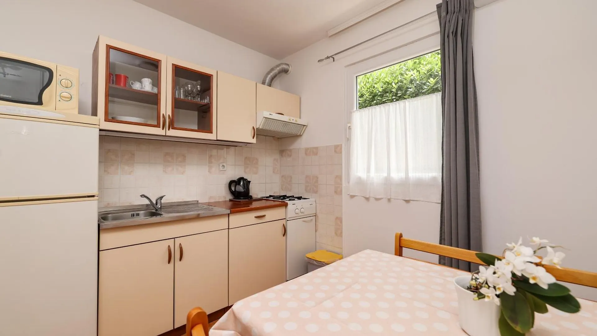 Apartments Kika Nin